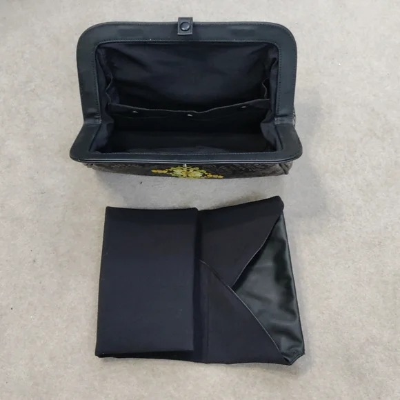 Petunia Pickle Bottom Diaper Bag Handbag - Picture 12 of 14